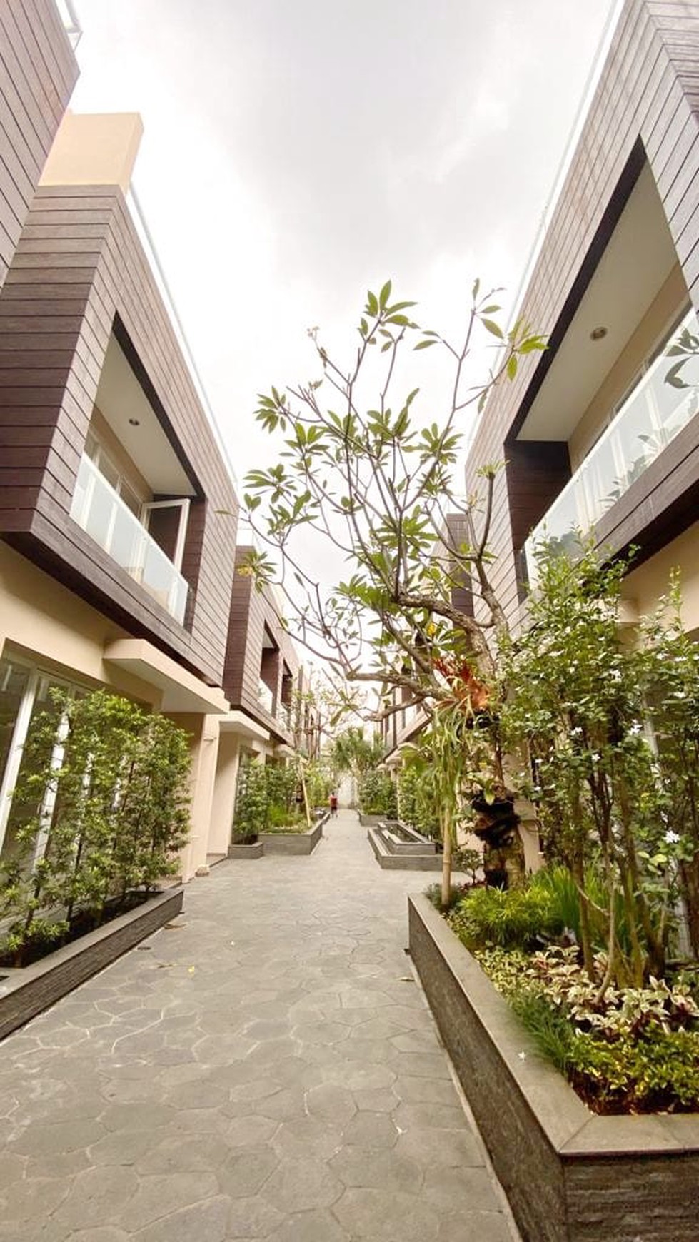 Townhouse Lokasi Tenang Area Kemang Gated Comminity