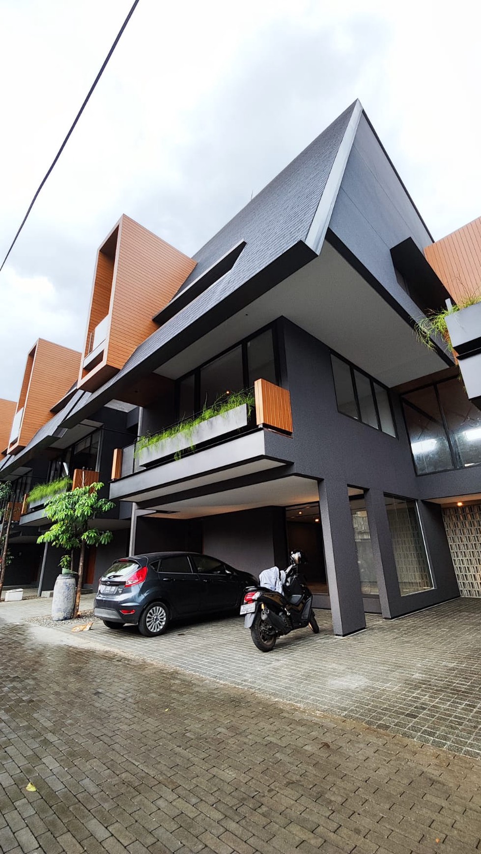 Beautiful Townhouse Kemang Selatan IX. Brand New House