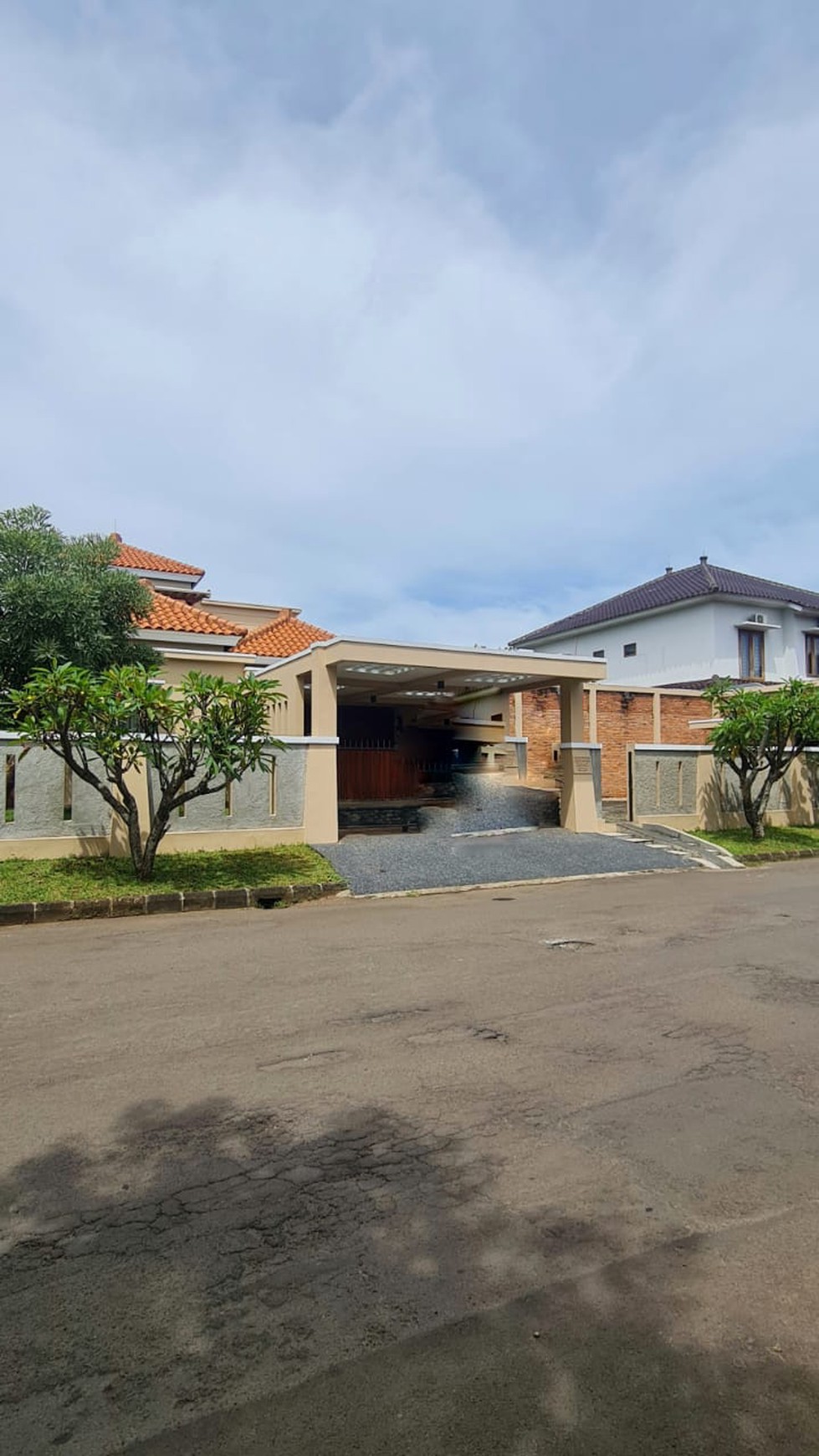 Dijual SEGERA Rumah Bagus dan Siap Huni di Mertilang, Bintaro Jaya Sektor 9, Tangerang Selatan