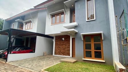 Townhouse Tropical Minimalist Lokasi Strategis Area Jagakarsa