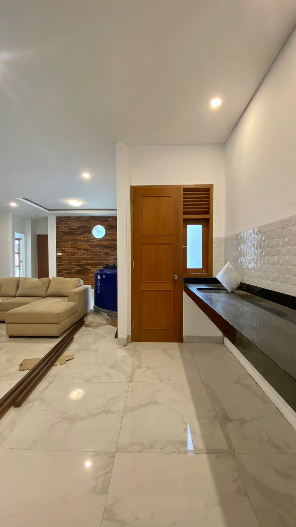 Townhouse Tropical Minimalist Lokasi Strategis Area Jagakarsa