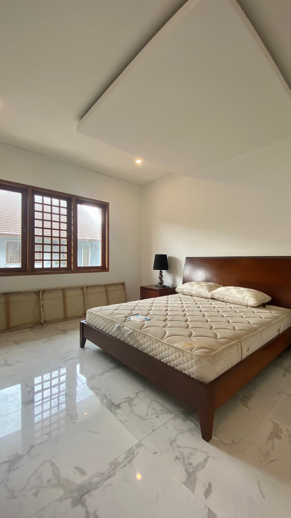 Townhouse Tropical Minimalist Lokasi Strategis Area Jagakarsa