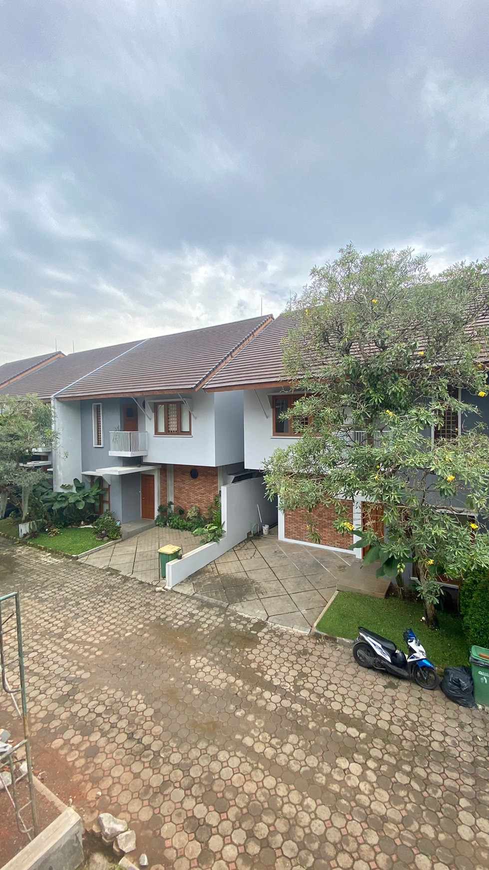 Townhouse Tropical Minimalist Lokasi Strategis Area Jagakarsa