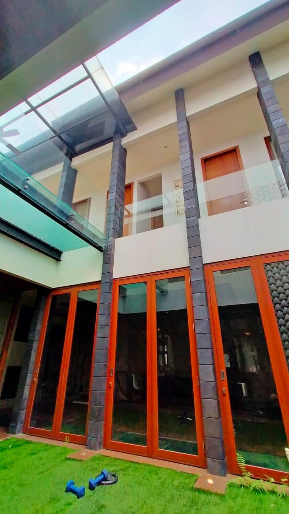 Rumah Modern Design Siap Huni Area Pondok Indah