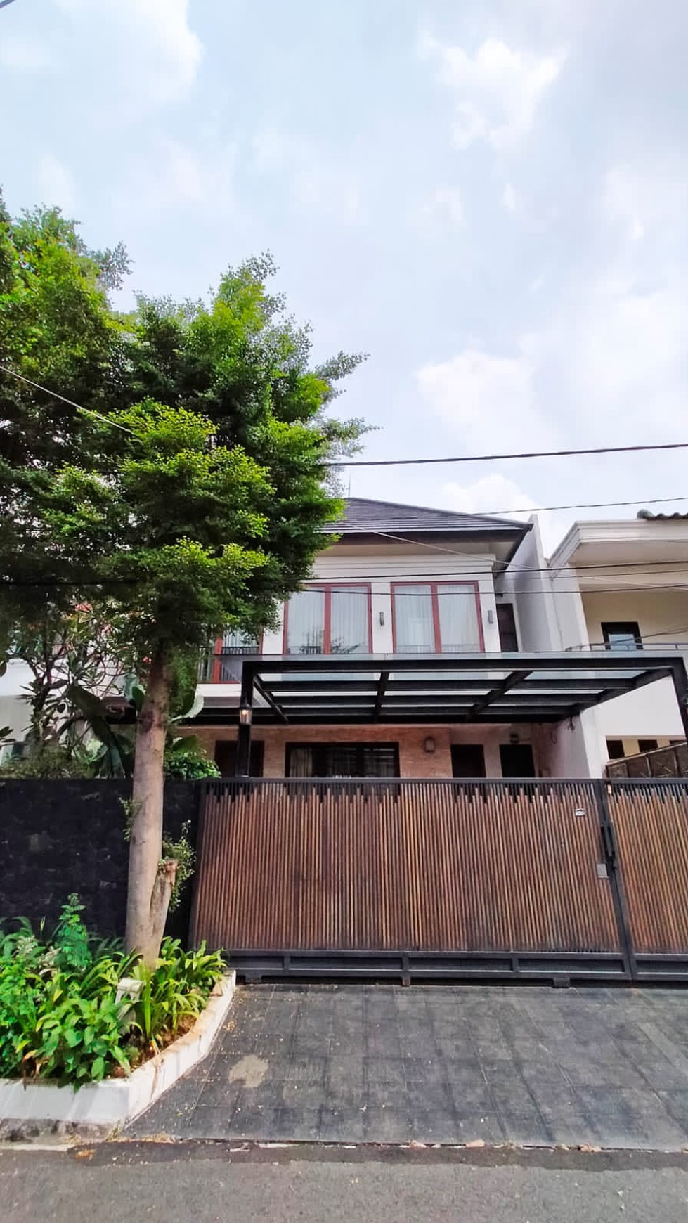 Rumah Modern Design Siap Huni Area Pondok Indah