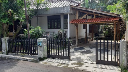 Rumah 1 lantai, dlm komplek , Llingkungan aman dan nyaman di Lebak Bulus