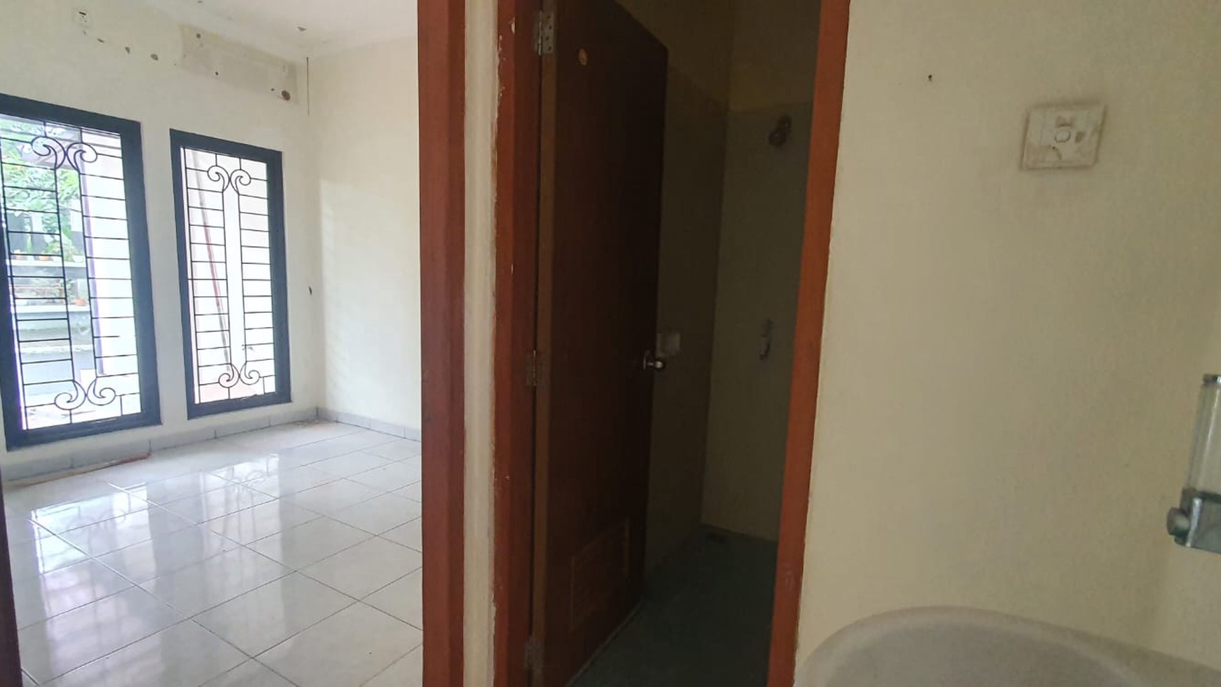 Rumah Bagus Di Emerald Terrace Bintaro Jaya Sektor 9