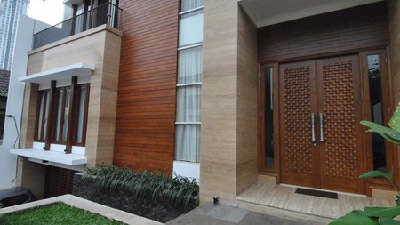 Rumah Siap Huni Lokasi Tenang Area Kebayoran Baru