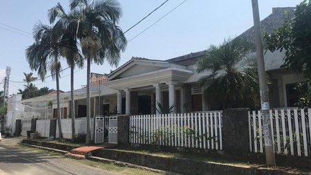 Rumah Mewah Tanah 979 m2 dan Bangunan 800m2 Di Pahoman