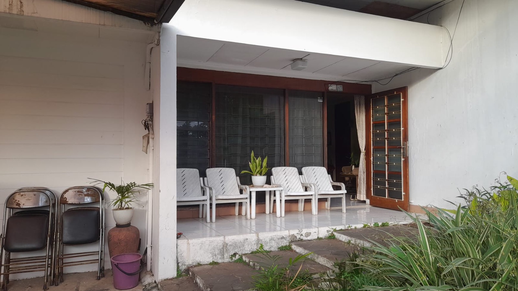 Jual dibawah NJOP ! Rumah lama di Komp.Loka Indah, Warung Buncit, Jakarta Selatan.