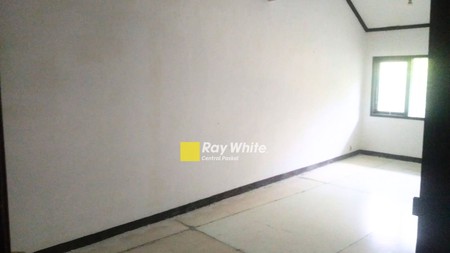 Rumah Eks Kantor 2 Lantai di Mainroad Kebon Jati Bandung