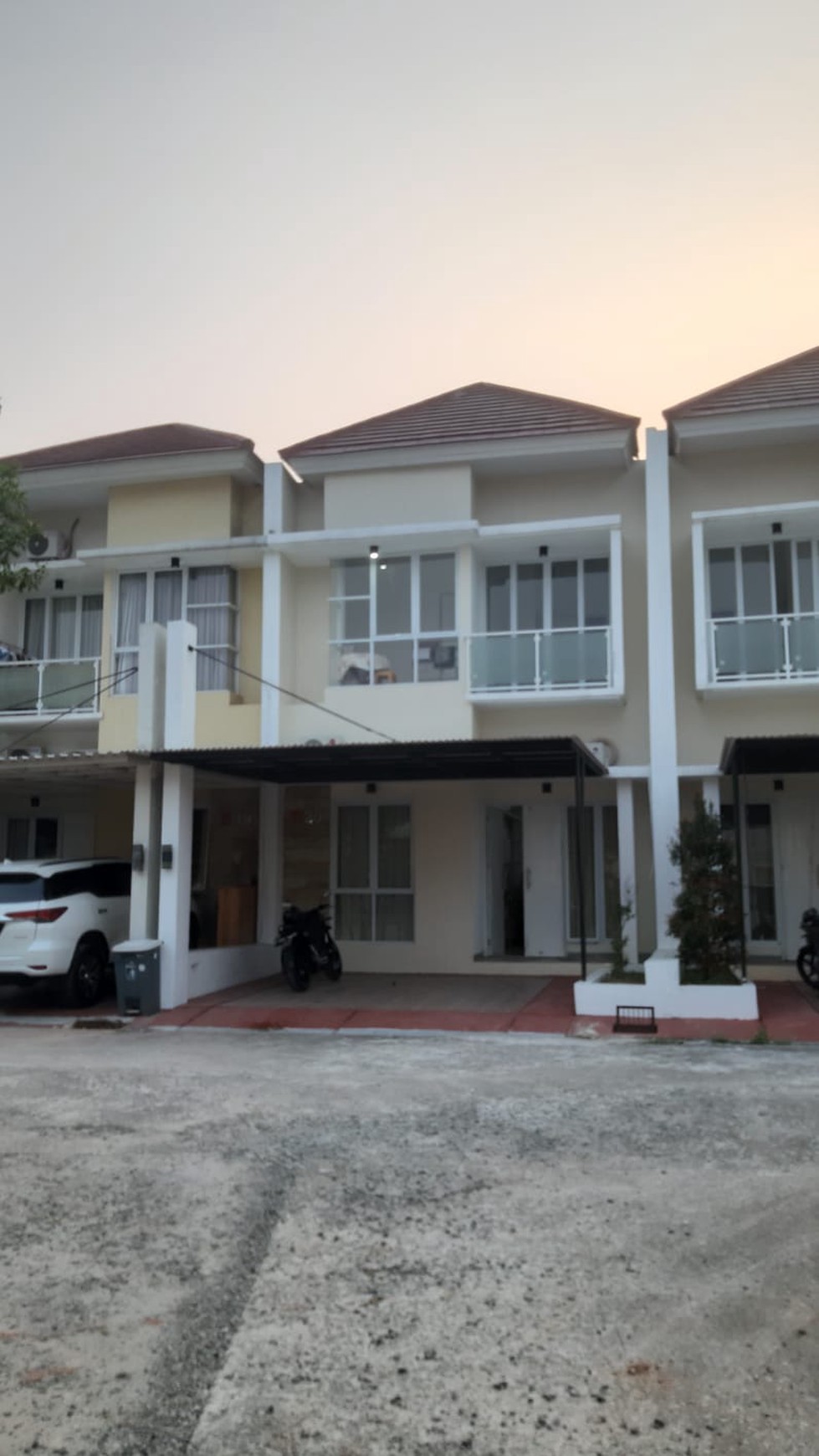 Rumah Bagus Di Cluster Tria Adara Residence, Ciputat Kota Tangerang Selatan