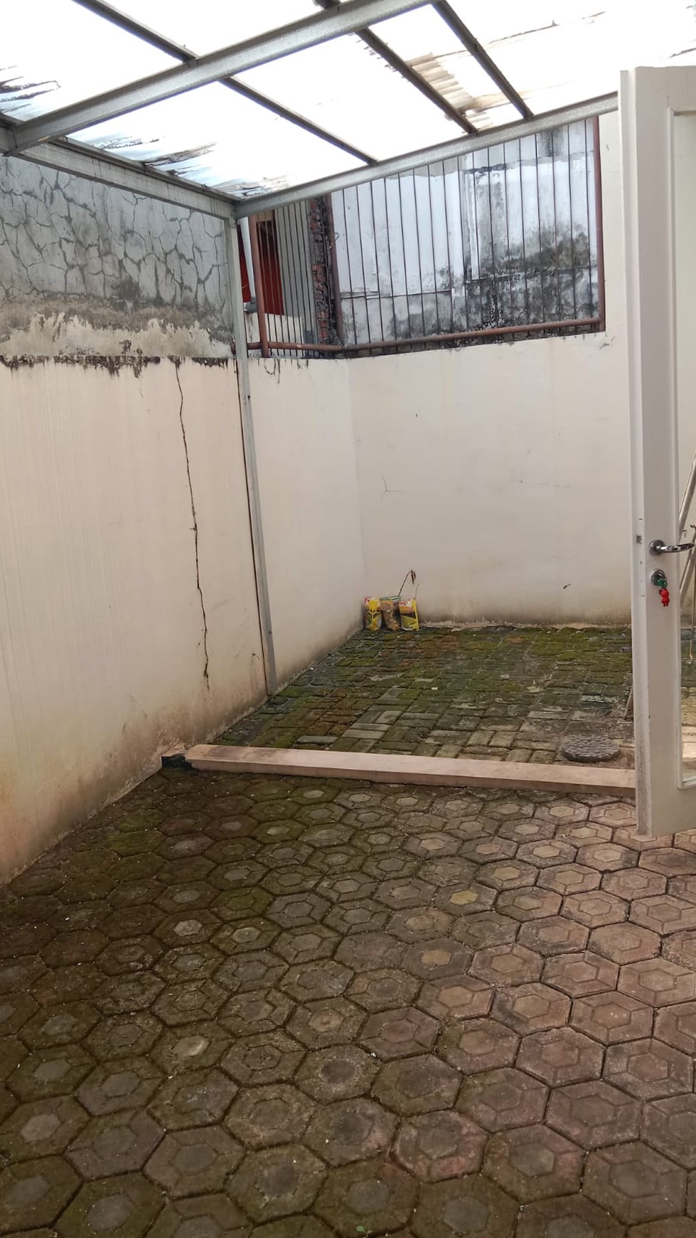 Rumah Bagus Di Cluster Valencia Graha Raya Bintaro Jaya