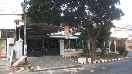 Rumah di Ketintang Permai Surabaya Selatan, Row Jalan Lebar, bisa untuk rumah tinggal/kantor