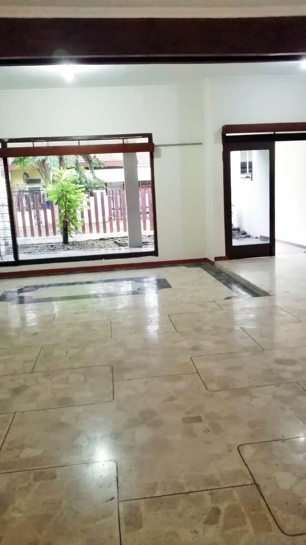 Rumah di Jemur Andayani, bisa untuk rumah tinggal/kantor, row jalan lebar