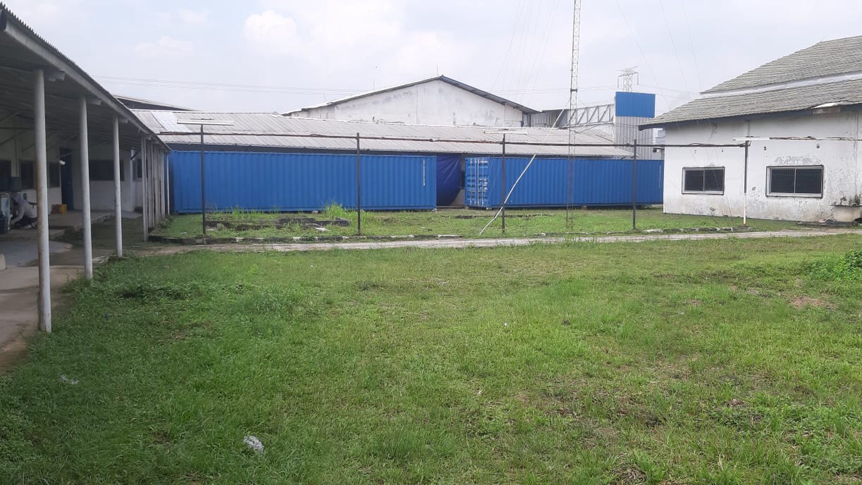 Pabrik Garment Siap Pakai di Jl Raya Cinangka, Sawangan Depok, Jawa Barat 