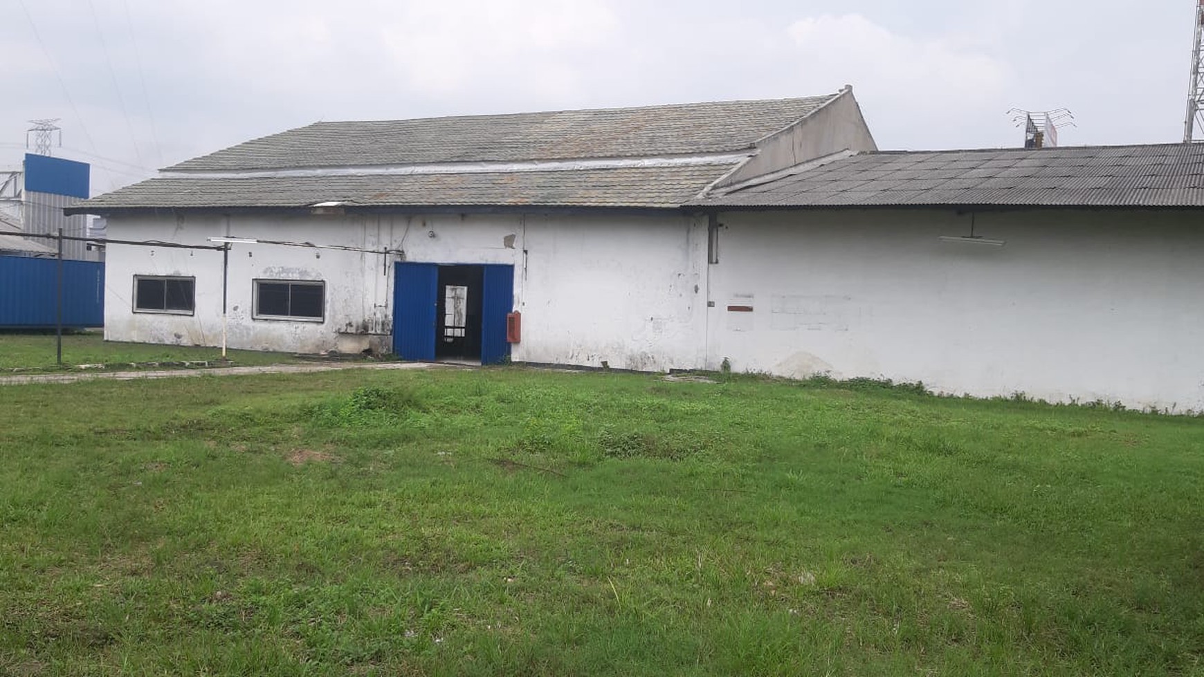 Pabrik Garment Siap Pakai di Jl Raya Cinangka, Sawangan Depok, Jawa Barat 