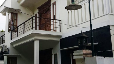 Rumah Bagus strategis,nyaman dan aman di Ciputat, Tangerang Selatan