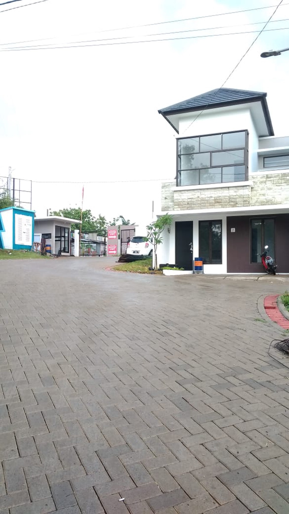 Rumah Nyaman dan Siap Huni di Cluster The Villas, Ciater