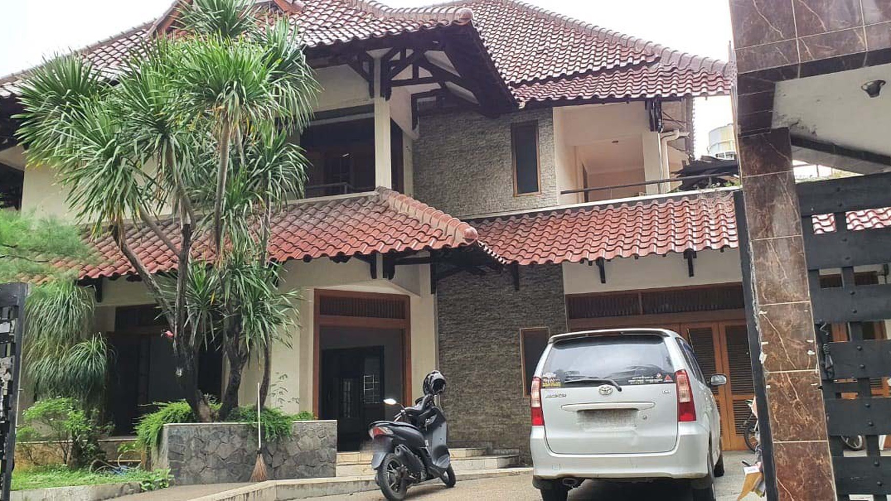 Rumah Bagus Di Kartika Utama, Pondok Indah, Jakarta Selatan