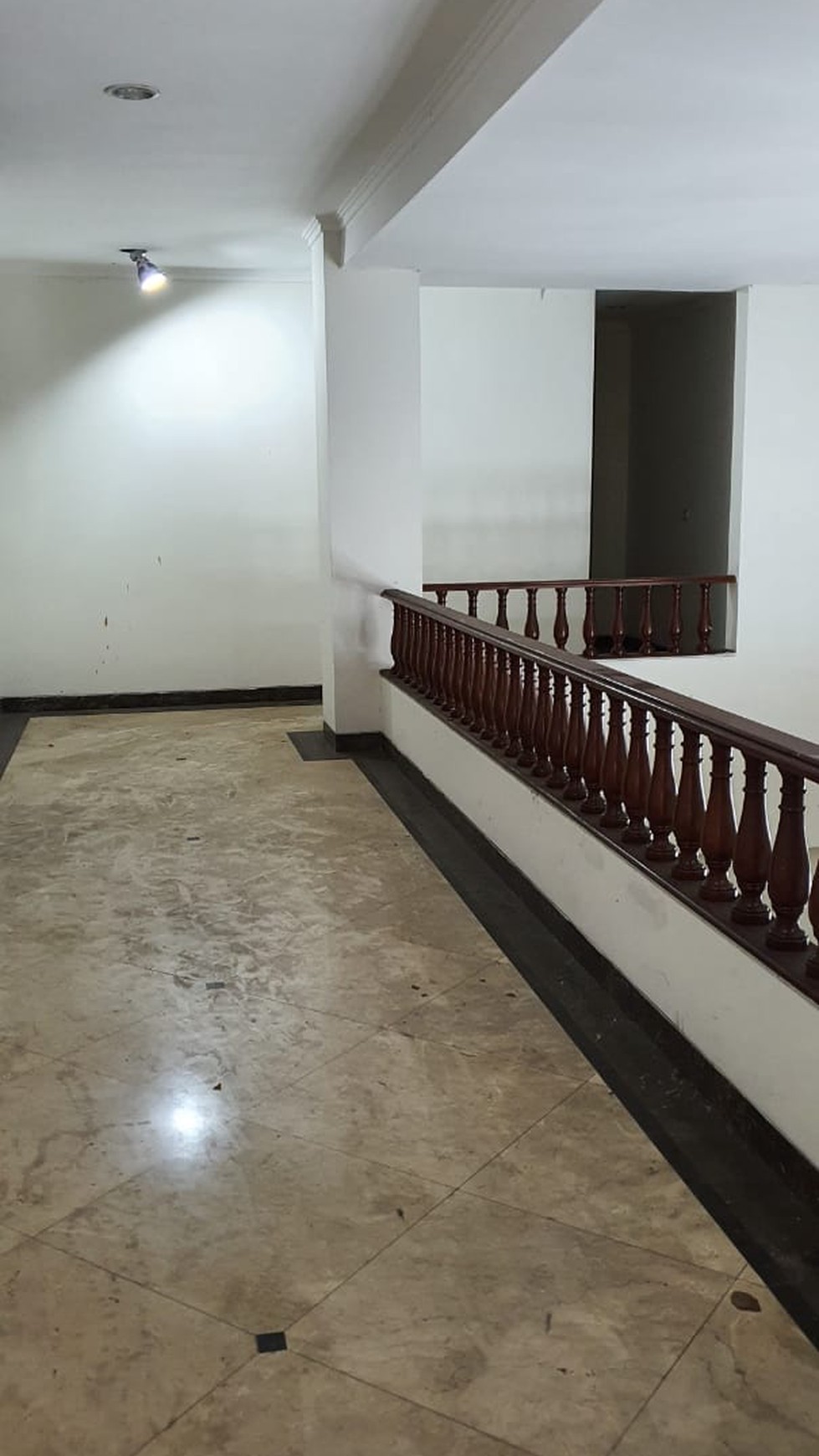 Rumah Bagus Di Kartika Utama, Pondok Indah, Jakarta Selatan