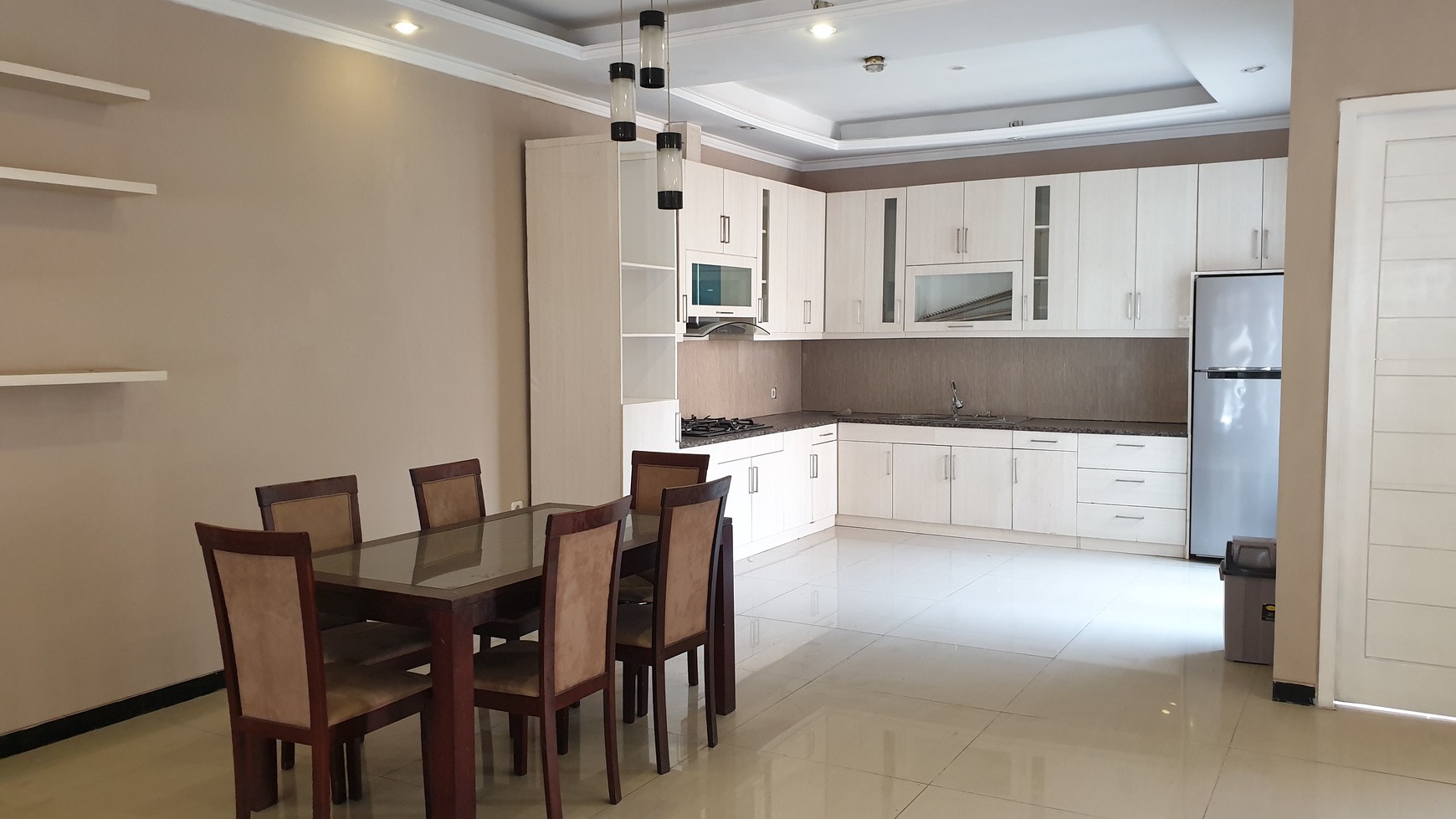 Jual rumah siap huni,full furnished,legenda wisata