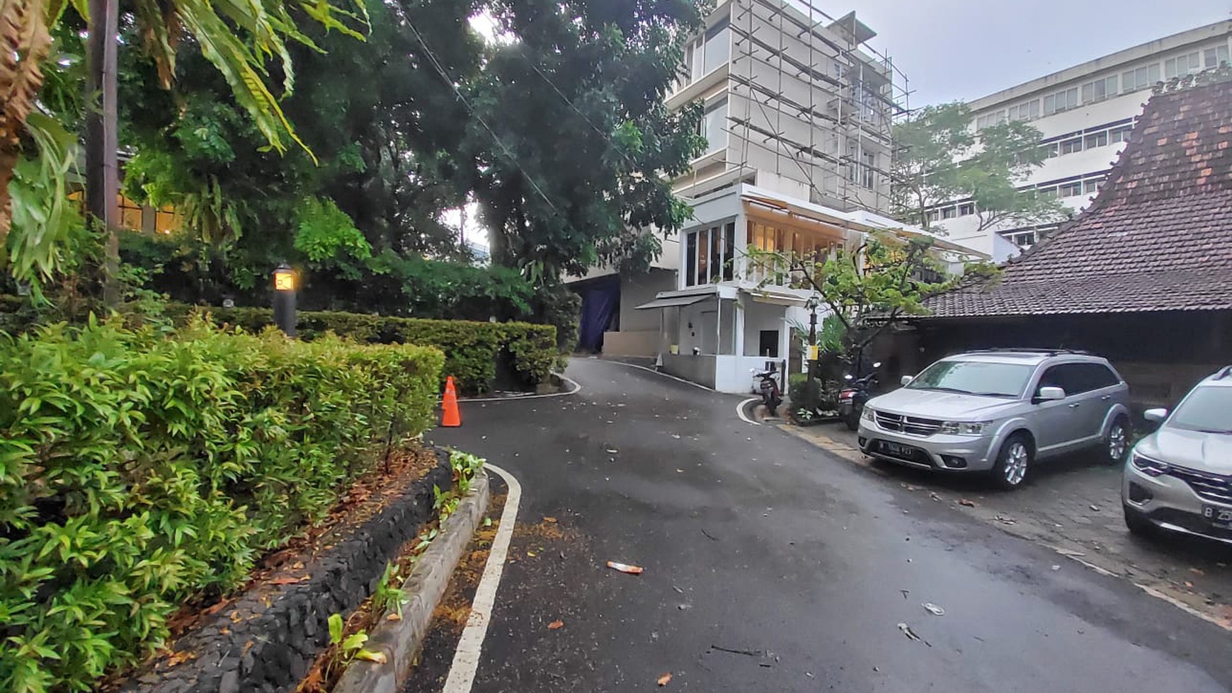 Rumah Hitung Tanah Lokasi Prime Jarang Ada , Widya Candra ,  Senayan Kebayoran Baru Jakarta Selatan.