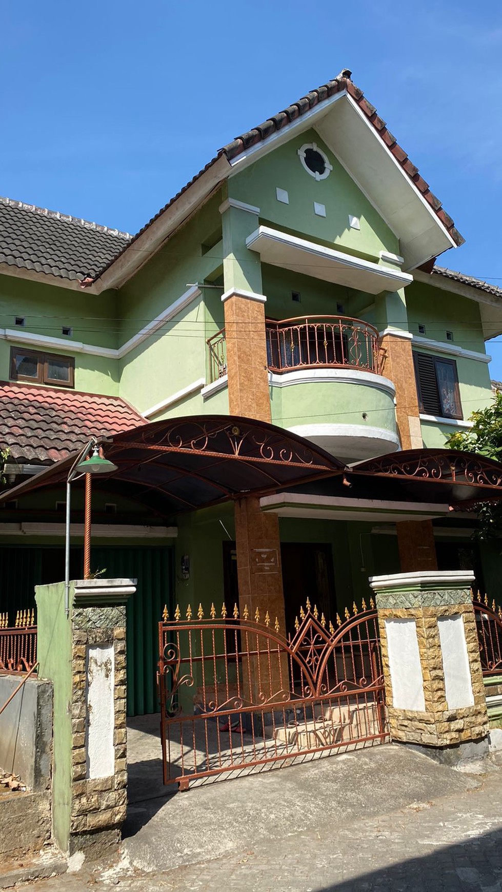 Rumah 2 Lantai di Perm Taman Kenari Sleman 