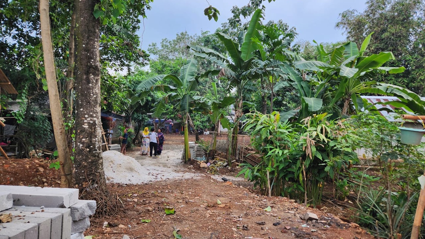 Tanah Kosong dijual Cepat di Pinggir Jalan Raya Pondok Kacang Pd. Aren Tangerang Selatan