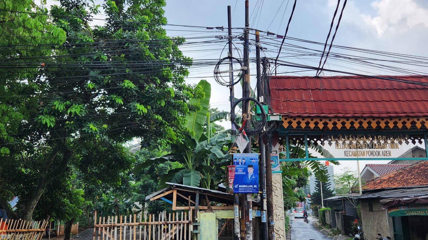 Tanah Kosong dijual Cepat di Pinggir Jalan Raya Pondok Kacang Pd. Aren Tangerang Selatan