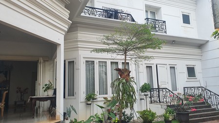 Rumah di Kebayoran Baru jual cepat  location no 1 **