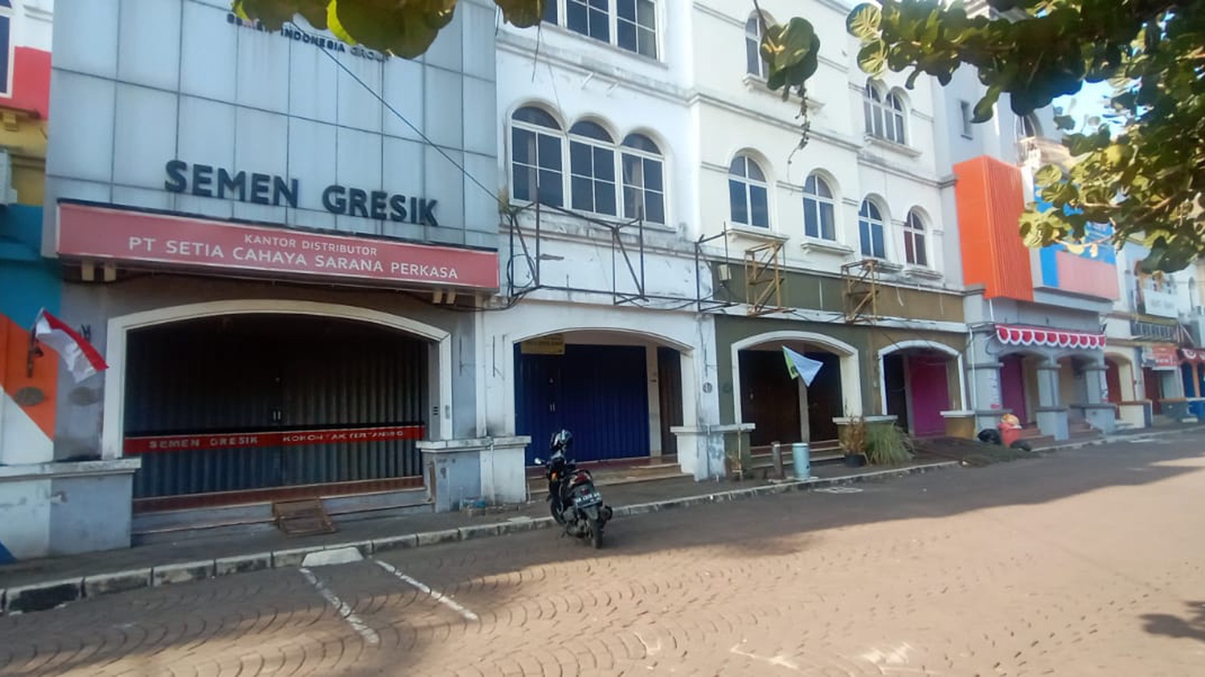 Ruko 3 Lantai Tempat Strategis Casa Grande Yogyakarta 