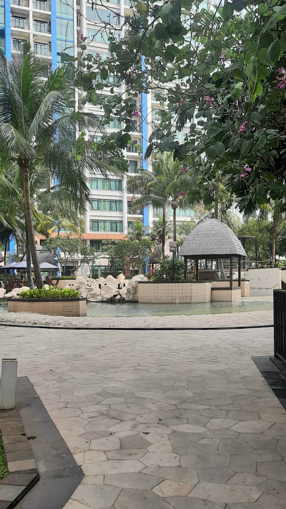 Apartemen (2Unit) Hampton Park Cilandak, Full Furnished Dekat JIS.