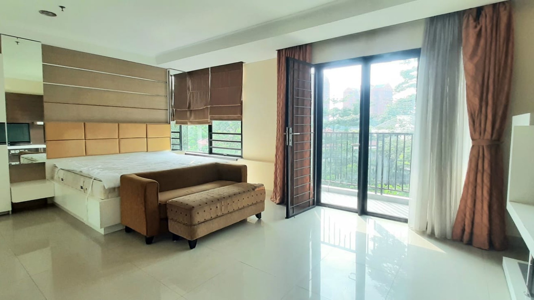 Apartemen (2Unit) Hampton Park Cilandak, Full Furnished Dekat JIS.