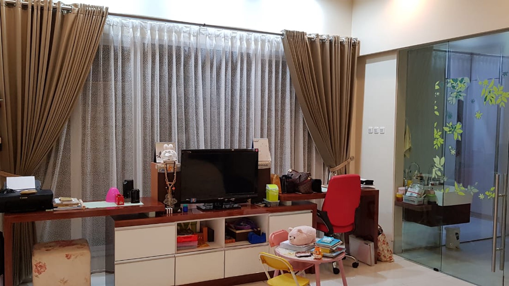 Dijual rumah mewah Fully Furnished di Cluster Exclusive Raffles Hills depan Trans  Studio Mall  Cibubur