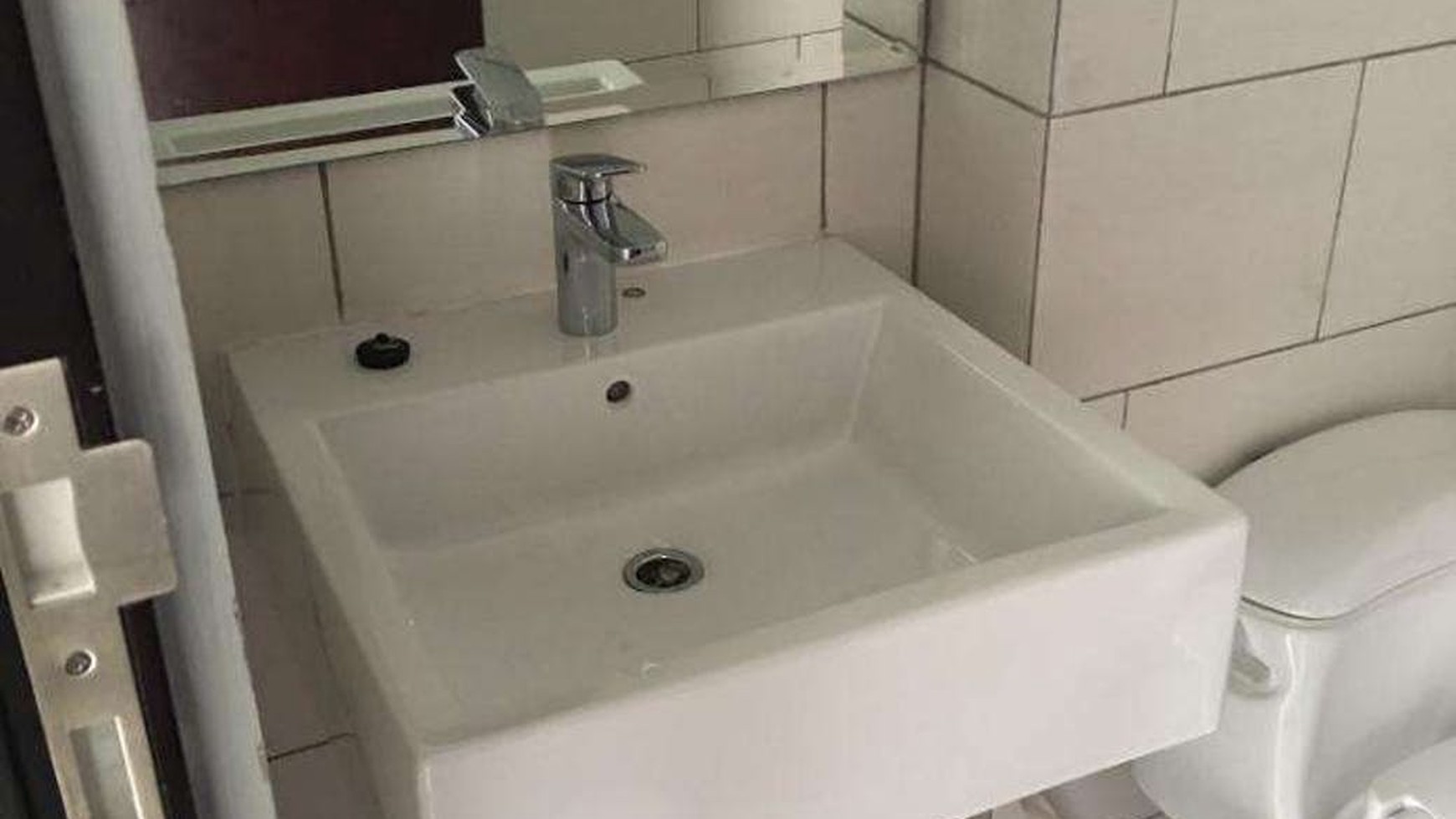 Apartemen (Lexington)  Jl Deplu Raya Bintaro, Akses Gate Tol JORR