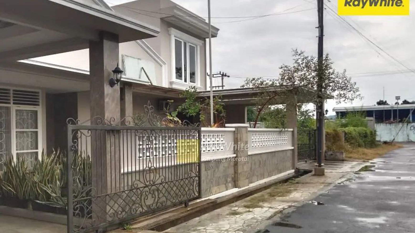 Dijual Rumah 2 Lantai di Tanjung Karang Timur