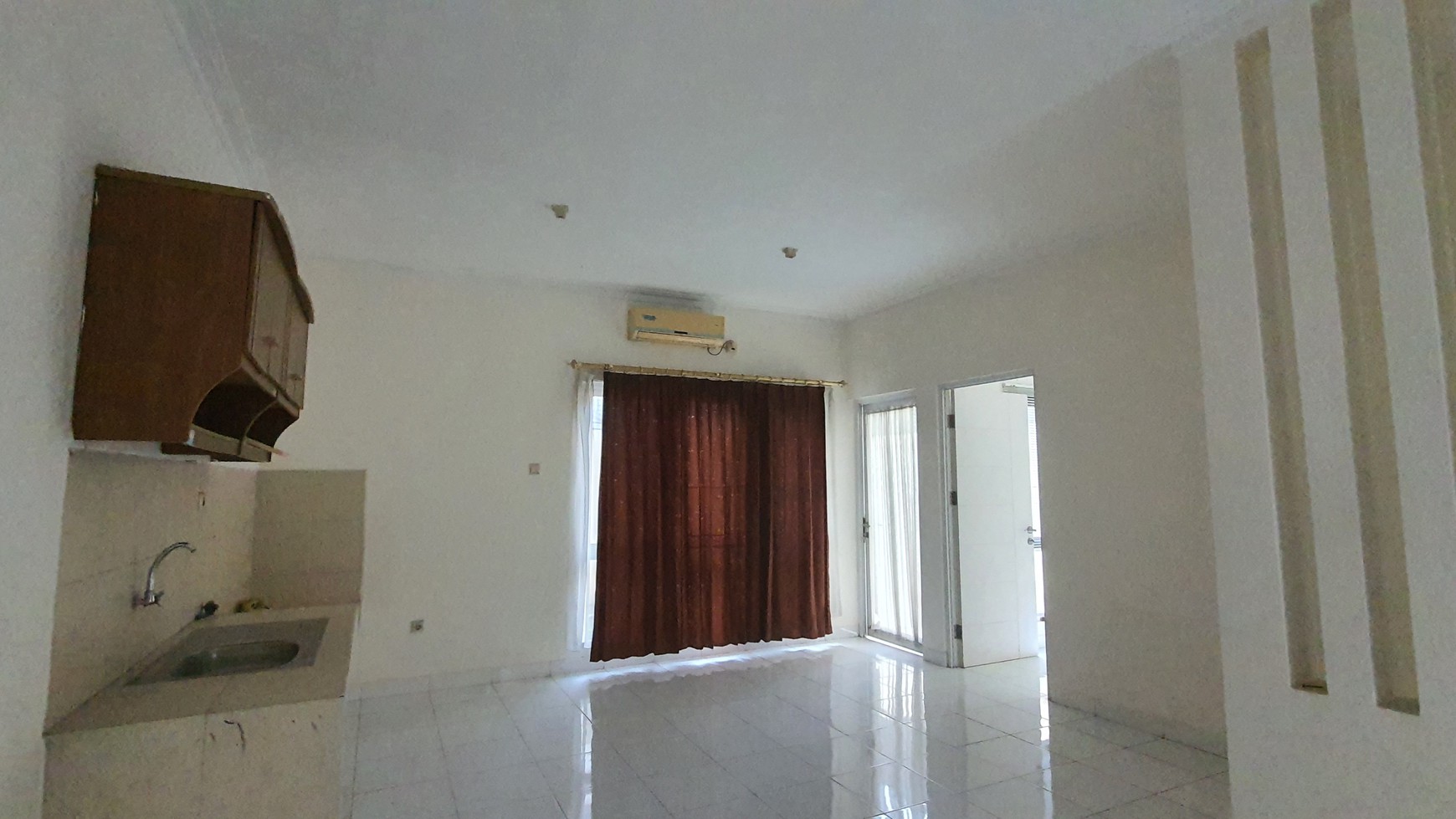 Di Sewakan rumah Full Renovasi, 2 lantai di Kota Wisata