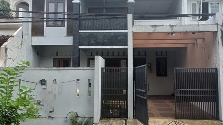 Rumah siap huni di Taman Laguna Cibubur