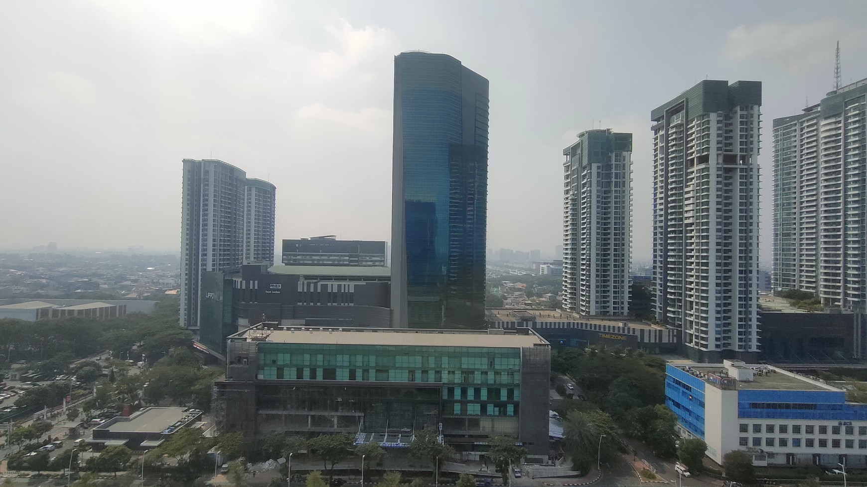 Office Puri Indah Financial Tower, terletak di CBD Jakarta Barat luas : 126 m2,  furnished, kondisi tersewa, cocok untuk invest !