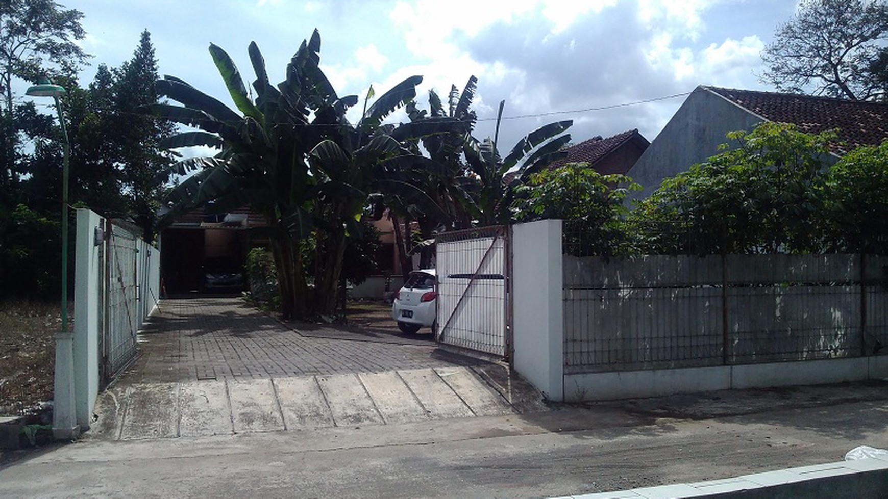 Tanah Luas Bonus Rumah Bagus Diatasnya, Corongan, Maguwoharjo