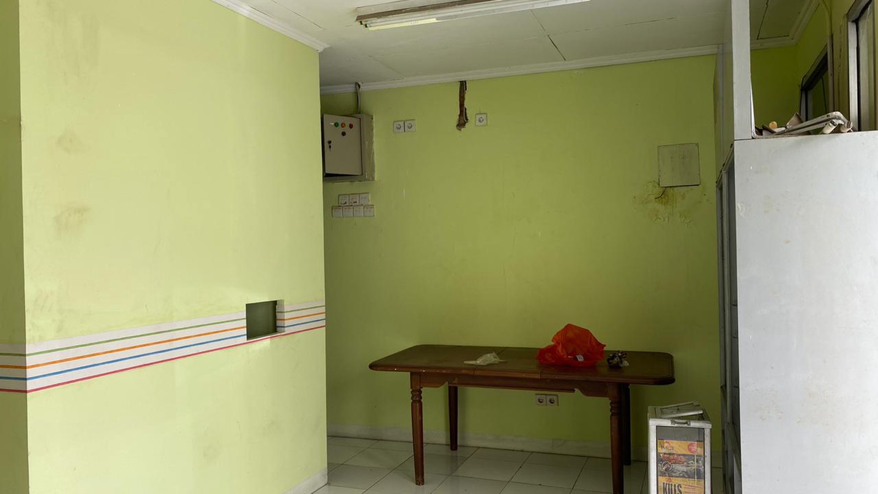 Ruko cocok untuk usaha lokasi strategis di Veteran.