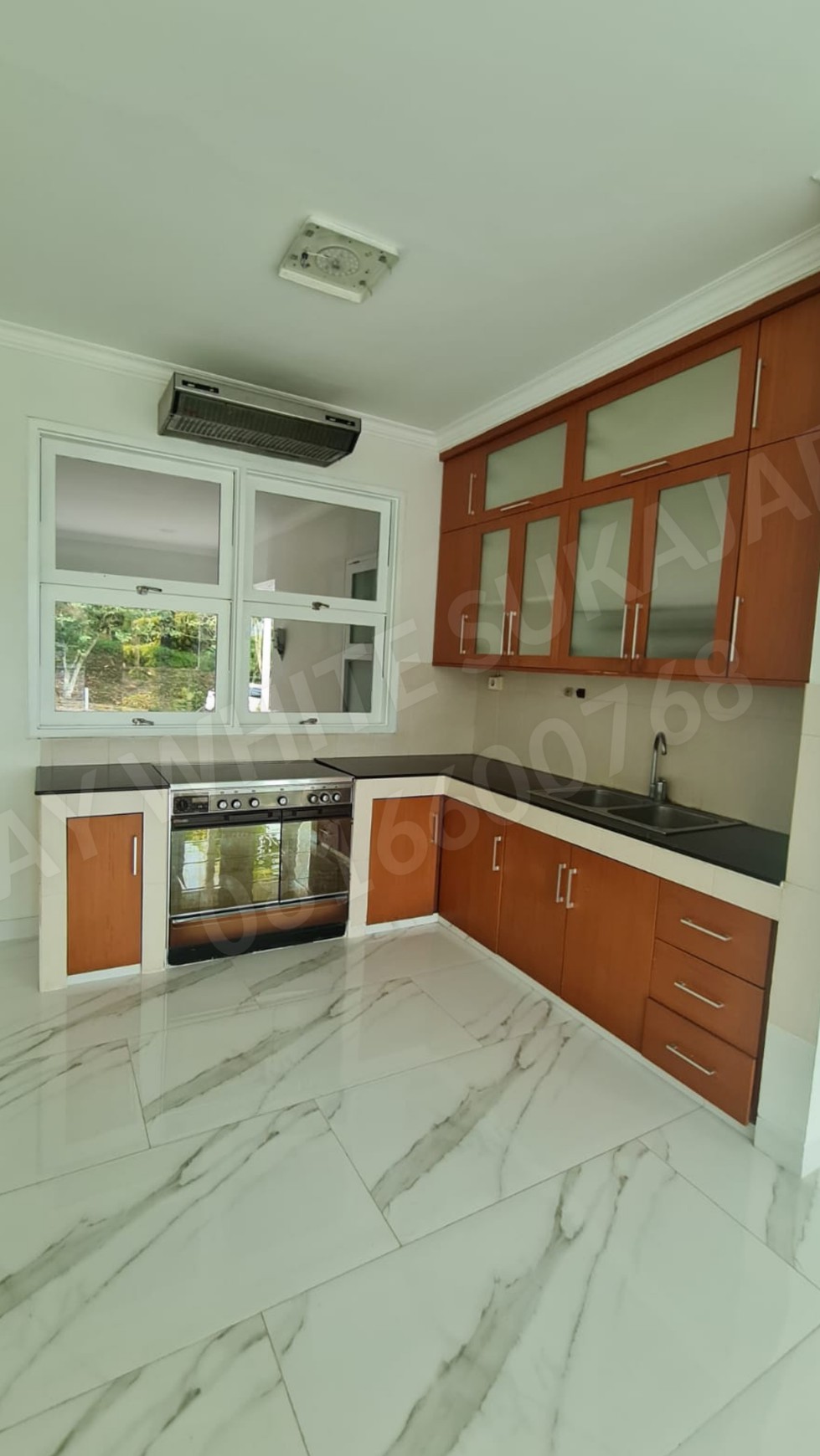 Jual rumah baru   moderen minimalis   Resort Dago Pakar   Dengan view!! 