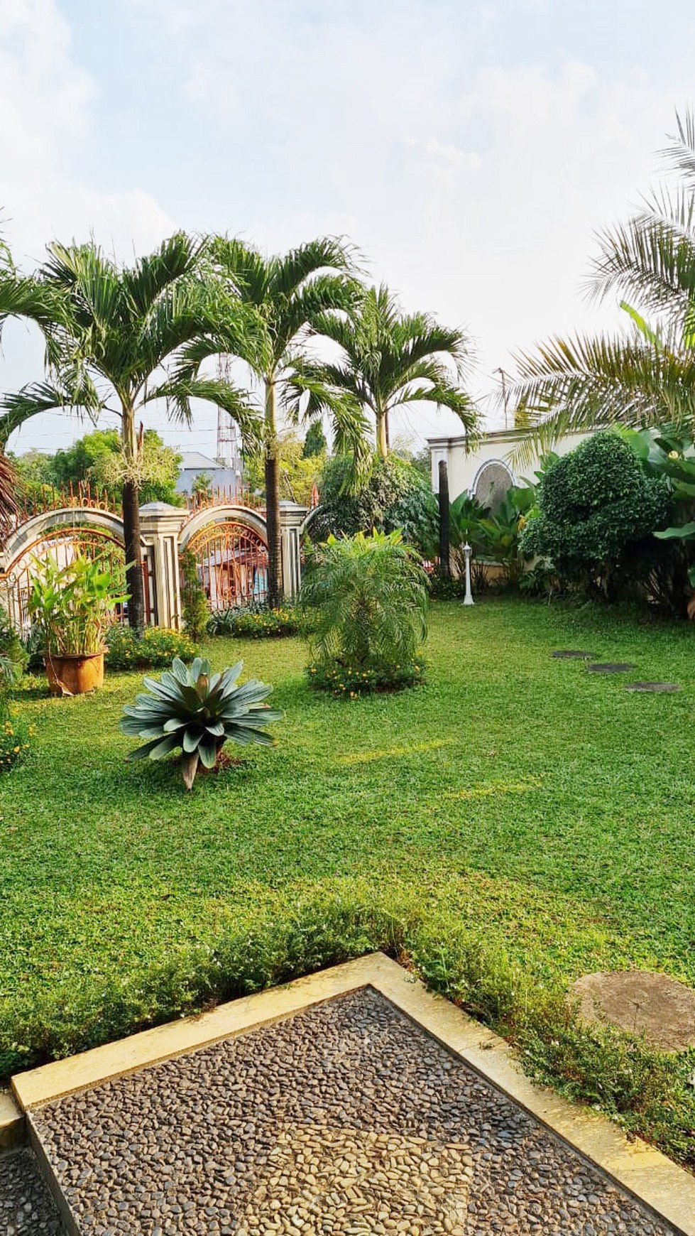 Rumah Bagus Di Jl Gunung Balong, Lebak Bulus Jakarta Selatan