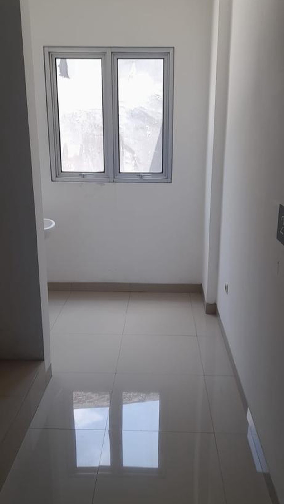 Ruko Siap Pakai 3Lantai Diarea Sangat Strategis Jl Utama Bintaro Jaya Sektor 3A