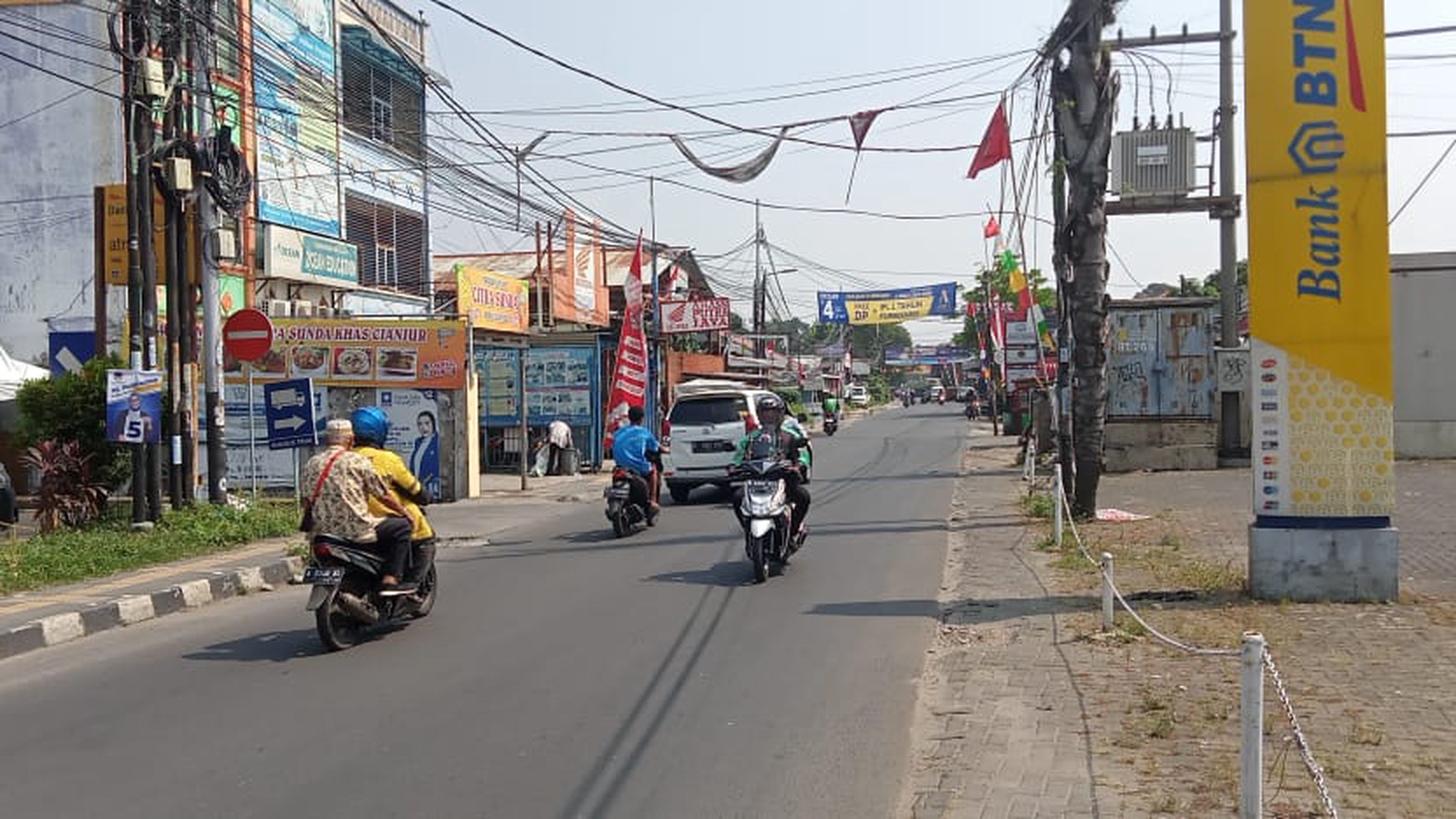 Ruko Lokasi Strategis Pinggin Jalan Raya WR Supratman, Ciputat Timur