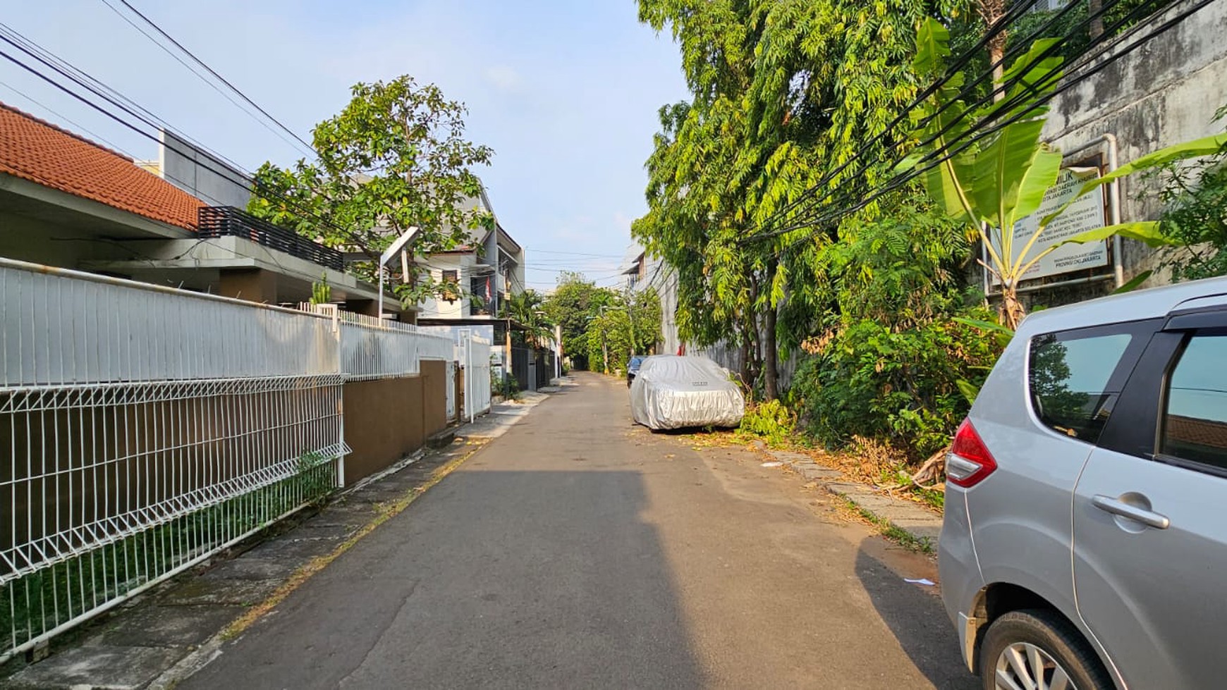 Dijual rumah bagus 3 lantai, Tebet  Jakarta selatan