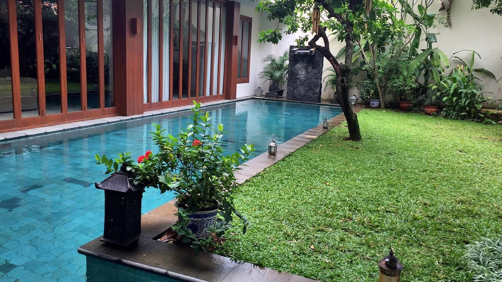 RENT HOUSE - LUXURY AND COZY HOUSE IN QUITE LOCATION @CIPETE, SOUTH JAKARTA