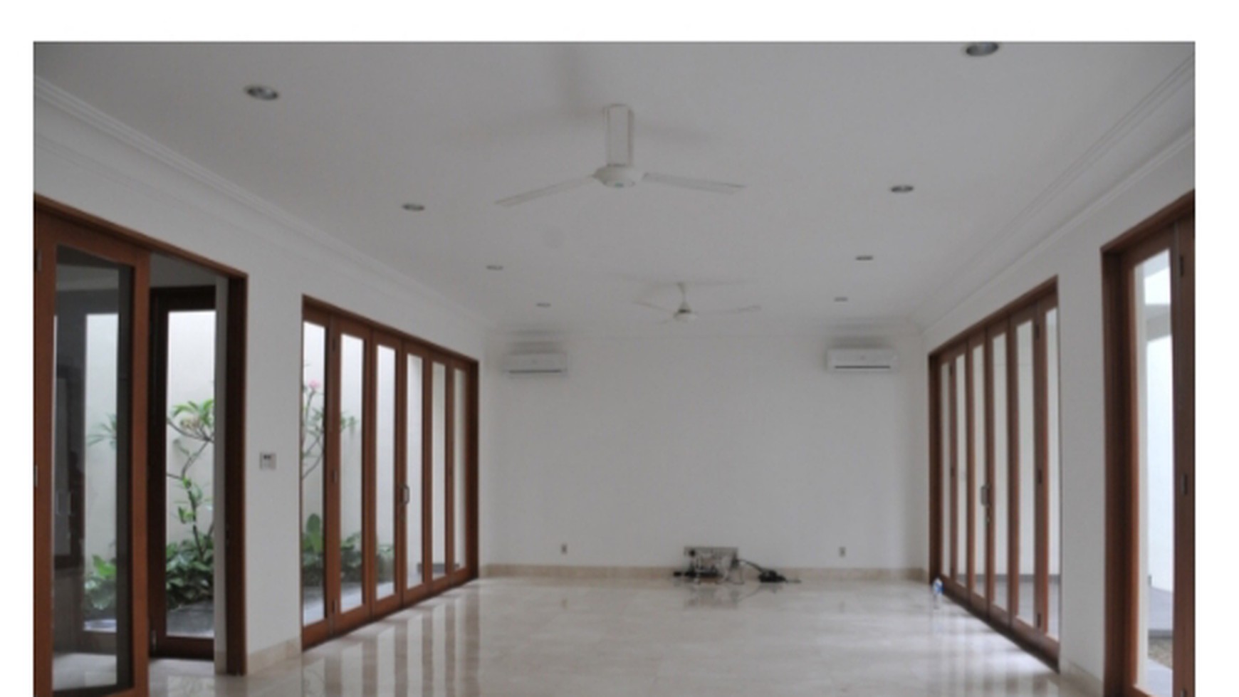 For rent Modern minimalis and bright house, suitable for family and children at Cilandak, South Jakarta