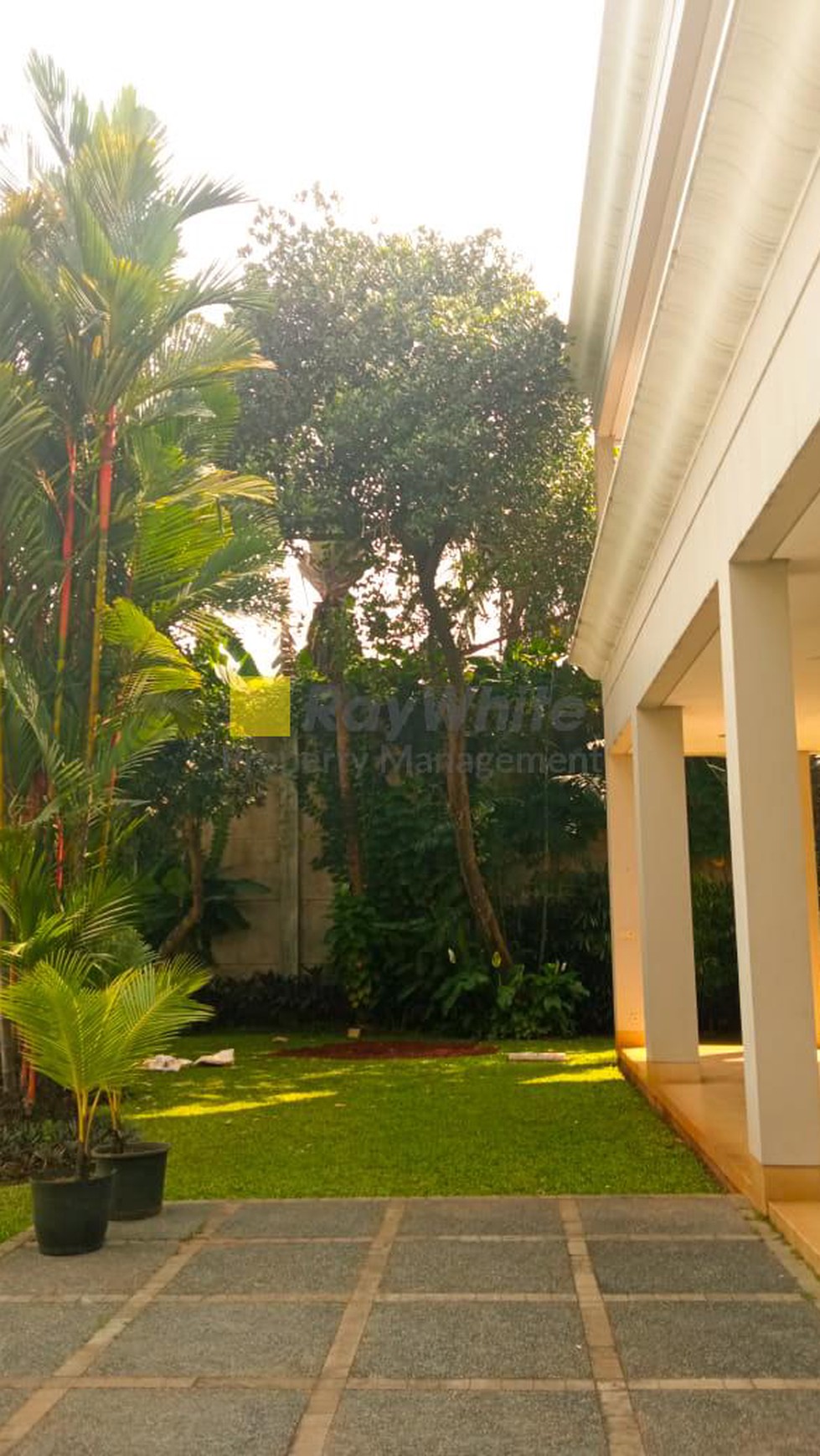 Luxury and Cozy House in Quite Area With big Garden @ Cilandak, South Jakarta